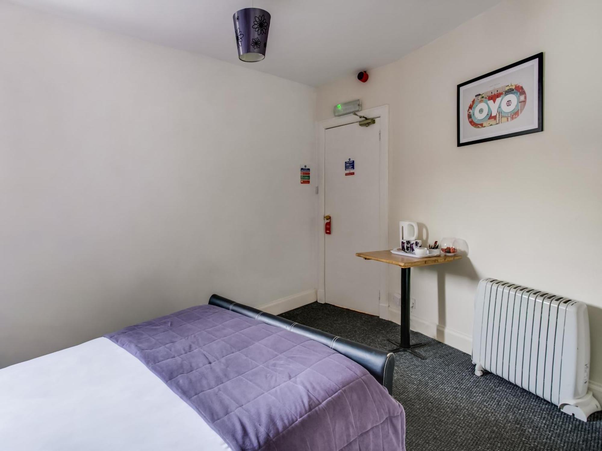 OYO Gin House Hotel Greenock Buitenkant foto
