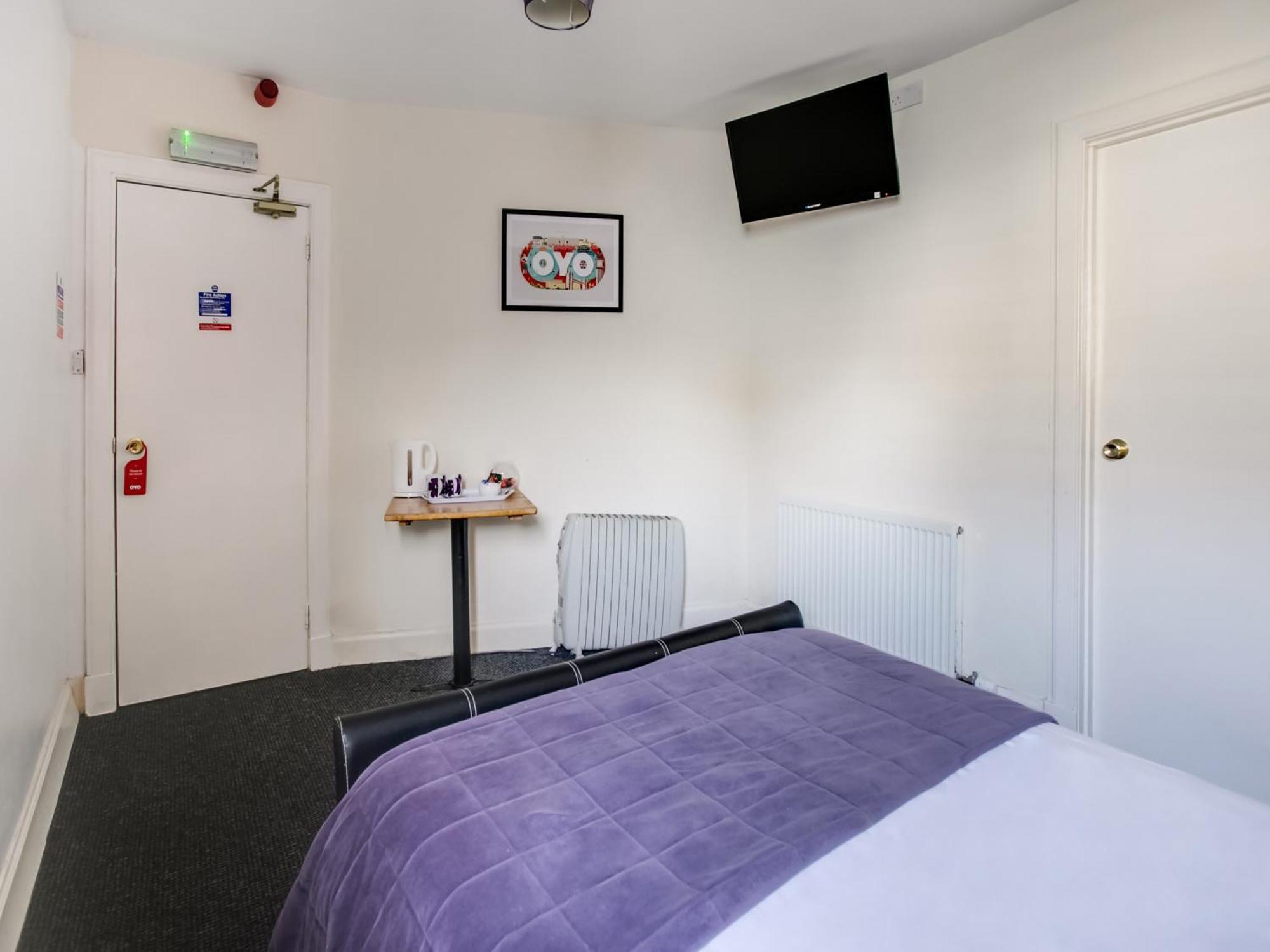 OYO Gin House Hotel Greenock Buitenkant foto